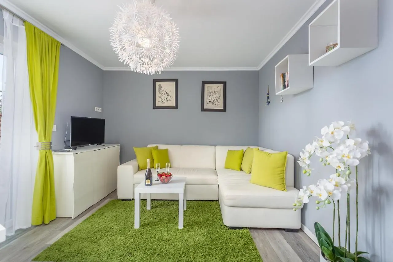 Apartmani Gabi Njivice Croatia