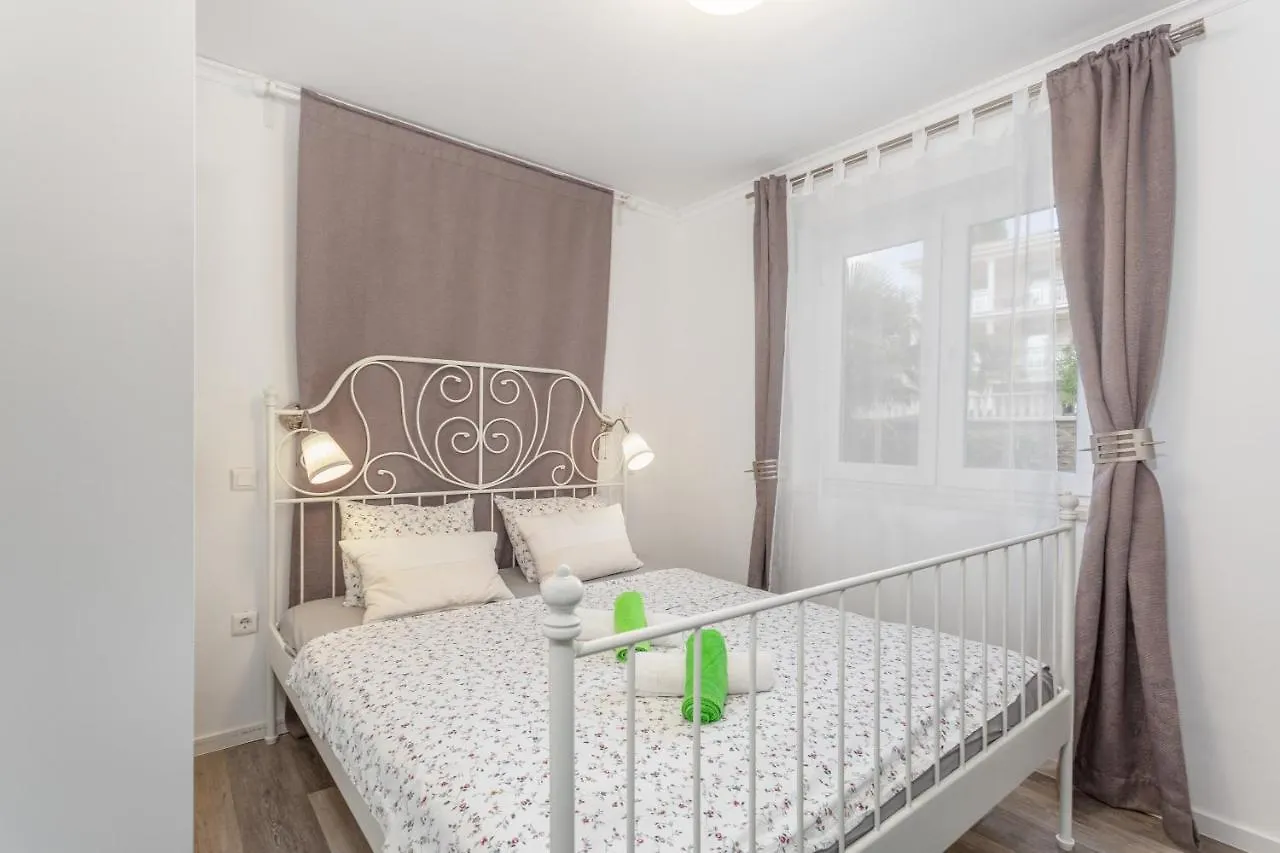 Apartment Apartmani Gabi Njivice Croatia
